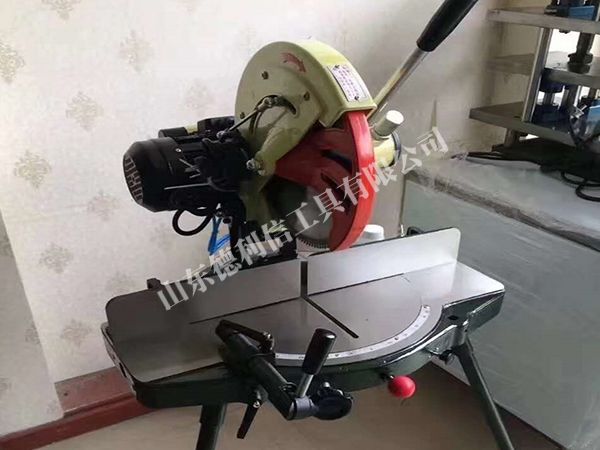 手動(dòng)鋁合金轉(zhuǎn)盤切割鋸、切割機(jī)、斷橋鋁門窗加工設(shè)備